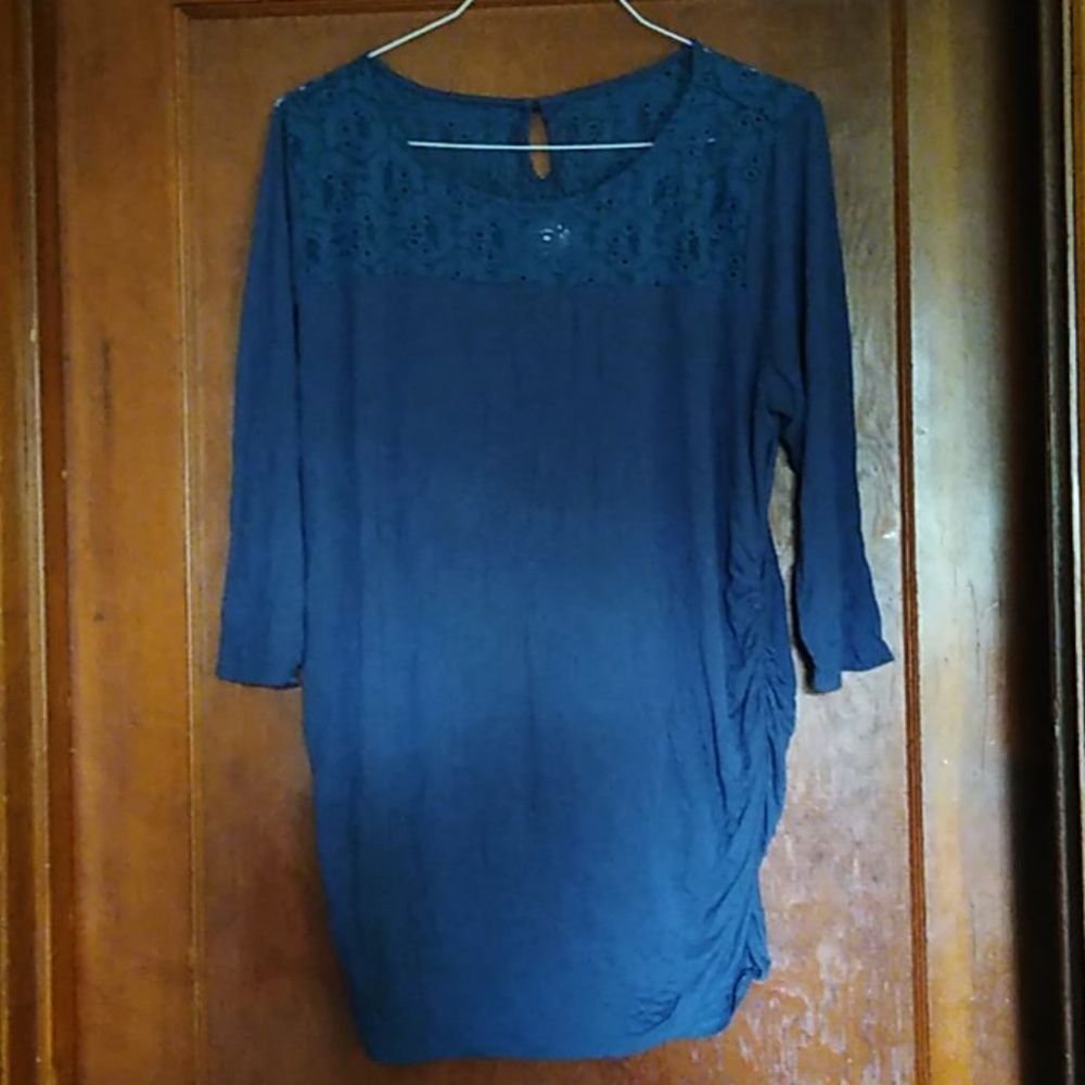 Blue motherhood maternity 3/4 sleeve shirt
